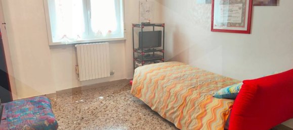 5 rooms Apartment in Bari, Italy No. 32437 4