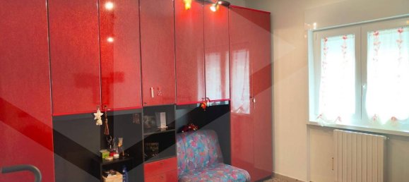 5 rooms Apartment in Bari, Italy No. 32437 3