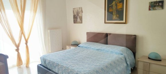 5 rooms Apartment in Bari, Italy No. 32437 5