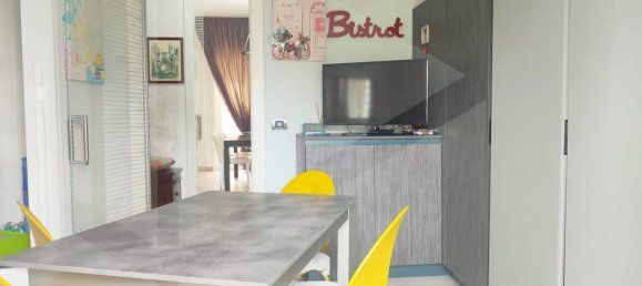 5 rooms Apartment in Bari, Italy No. 32437 24