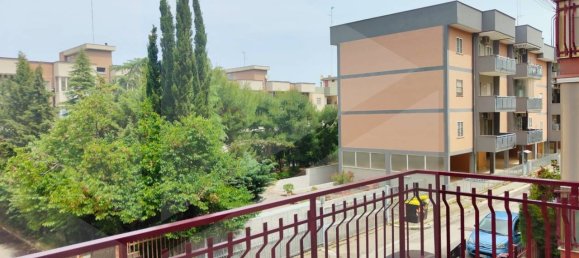 5 rooms Apartment in Bari, Italy No. 32437 12