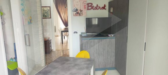 5 rooms Apartment in Bari, Italy No. 32437 25