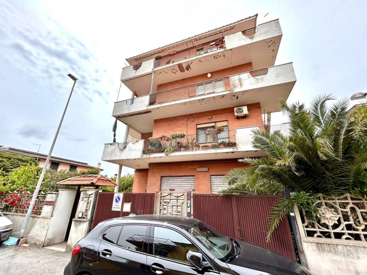 Apartamento de 3 habitaciónes en Rome, Italy No. 23133