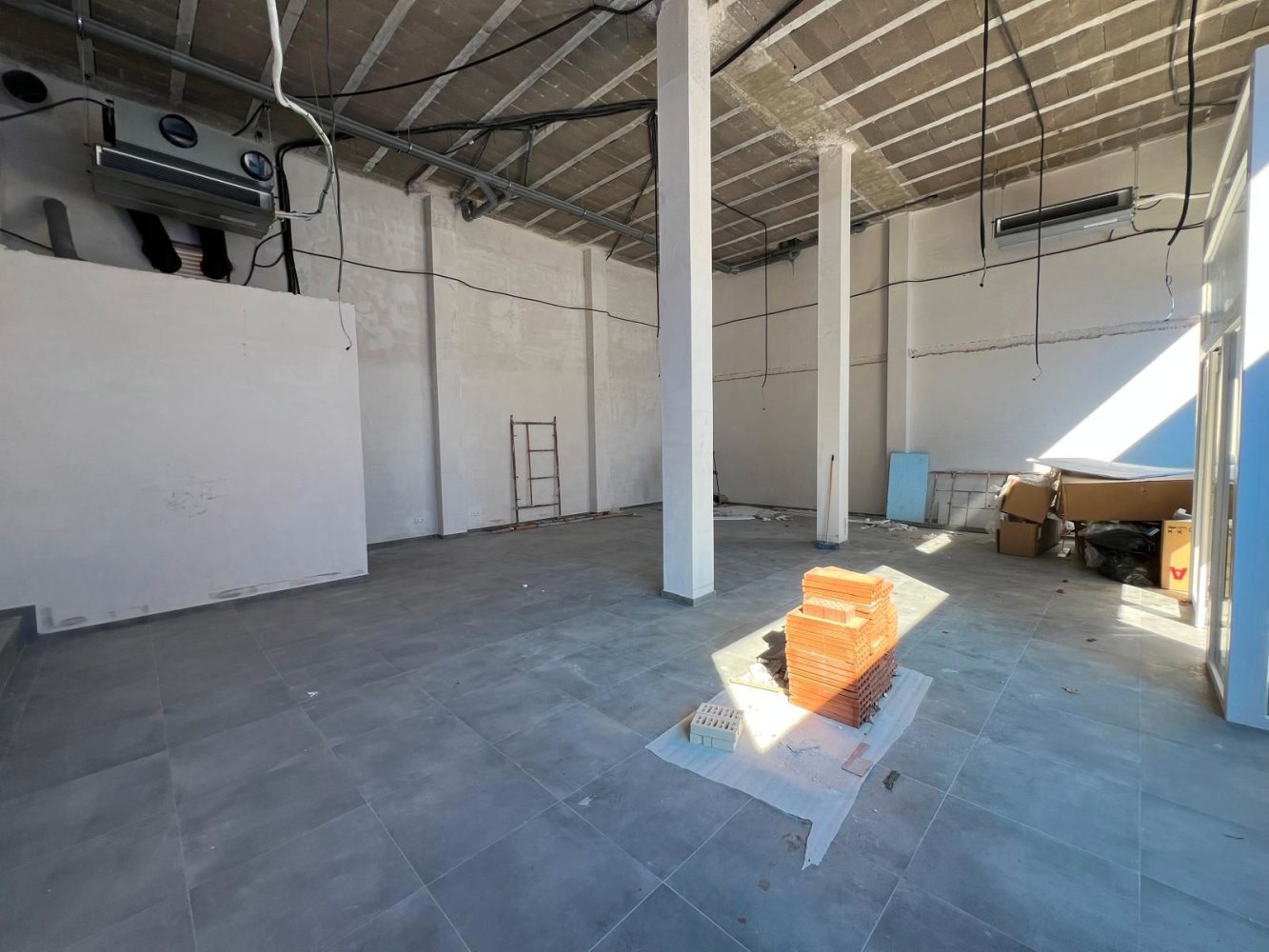 116m² Commercial property in Arganda del Rey, Spain No. 172708