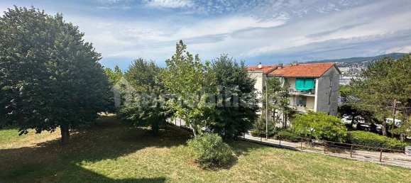 2 bedrooms Apartment in Trieste, Italy No. 285338 2