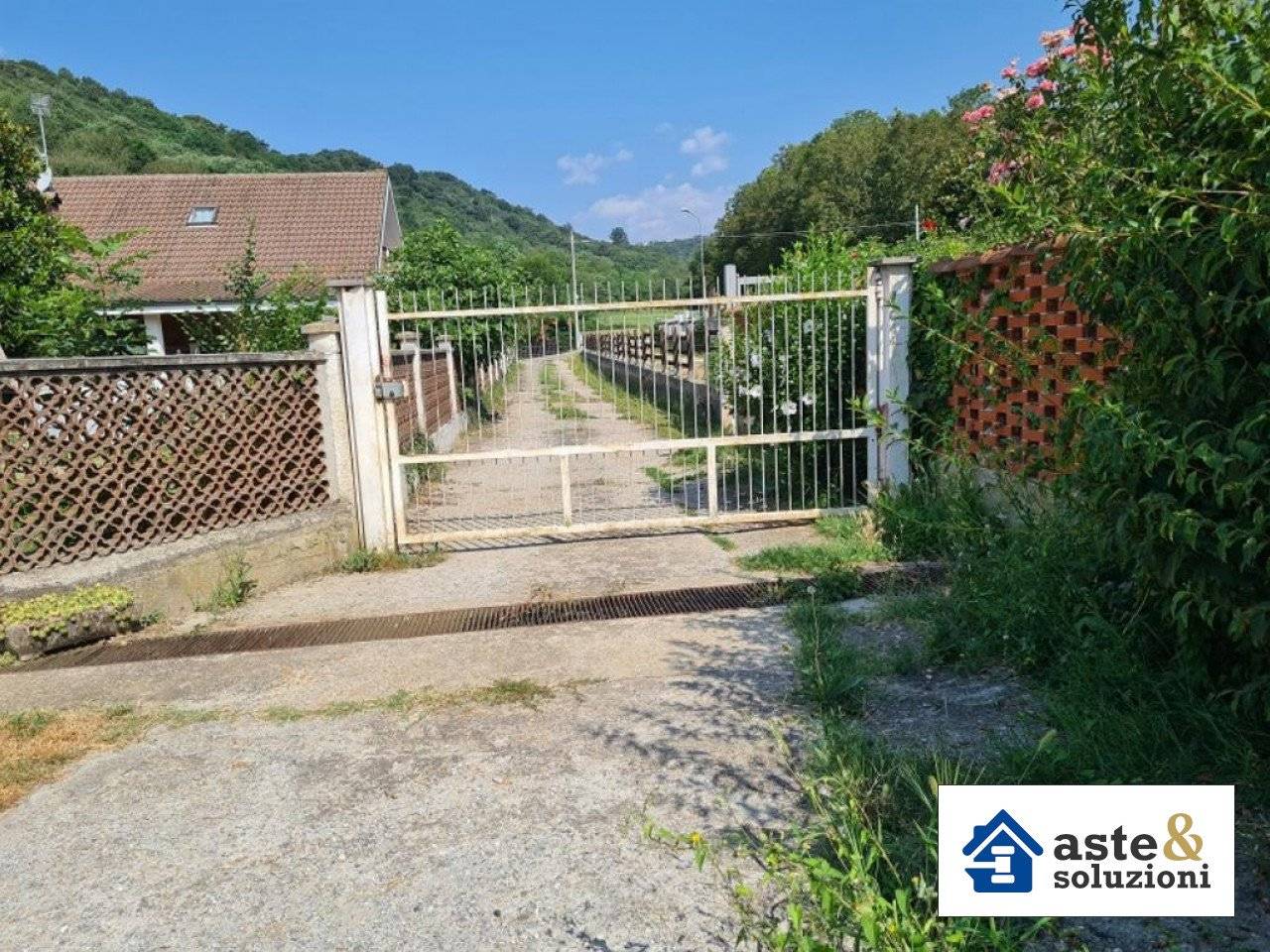 3 bedrooms Villa in Reano, Italy No. 395029