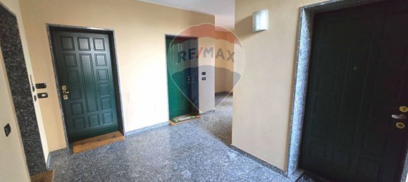 3 rooms Apartment in Pioltello, Italy No. 218840 2
