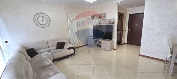 3 rooms Apartment in Pioltello, Italy No. 218840 10
