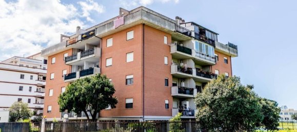 Ático de 3 habitaciónes en Pontinia, Italy No. 19906 13