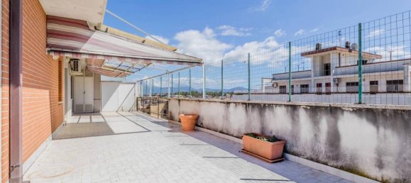 Ático de 3 habitaciónes en Pontinia, Italy No. 19906 2