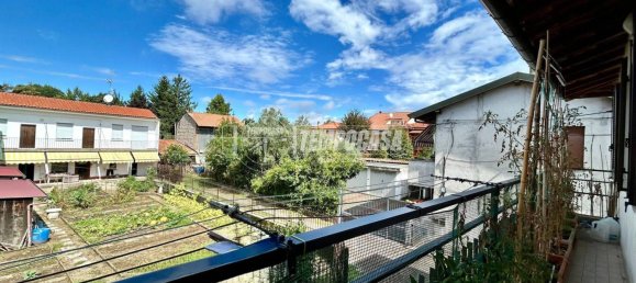 3 bedrooms Apartment in Parabiago, Italy No. 352220 2