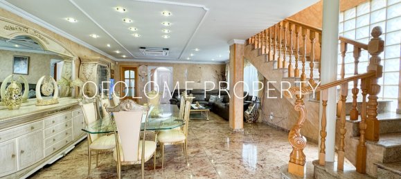 4 bedrooms House in Santa Perpetua De Mogoda, Spain No. 184029 4