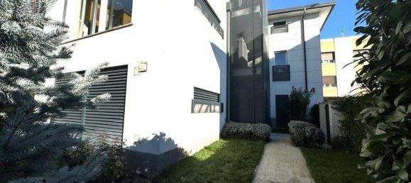 5 rooms Villa in Melzo, Italy No. 86679 10