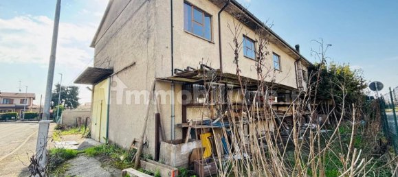 5 bedrooms House in Torbole Casaglia, Italy No. 95501 3