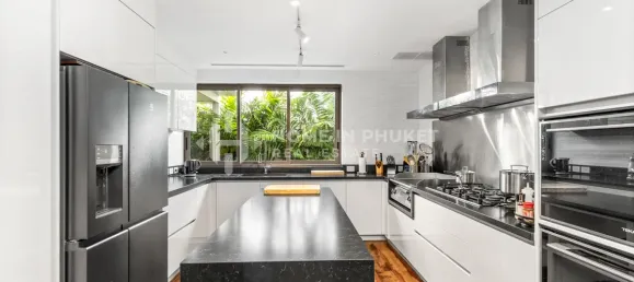 5 bedrooms House for sale in Phuket, Southern Thailand, Thailand № 72854 9