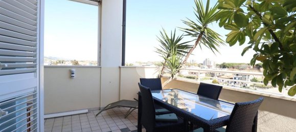 Apartamento de 6 habitaciónes en Giulianova, Italy No. 116691 3