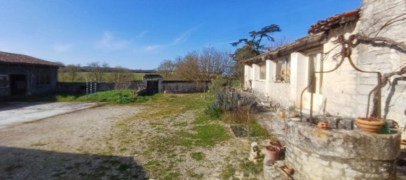 3 bedrooms House in Tusson, France No. 95946 2