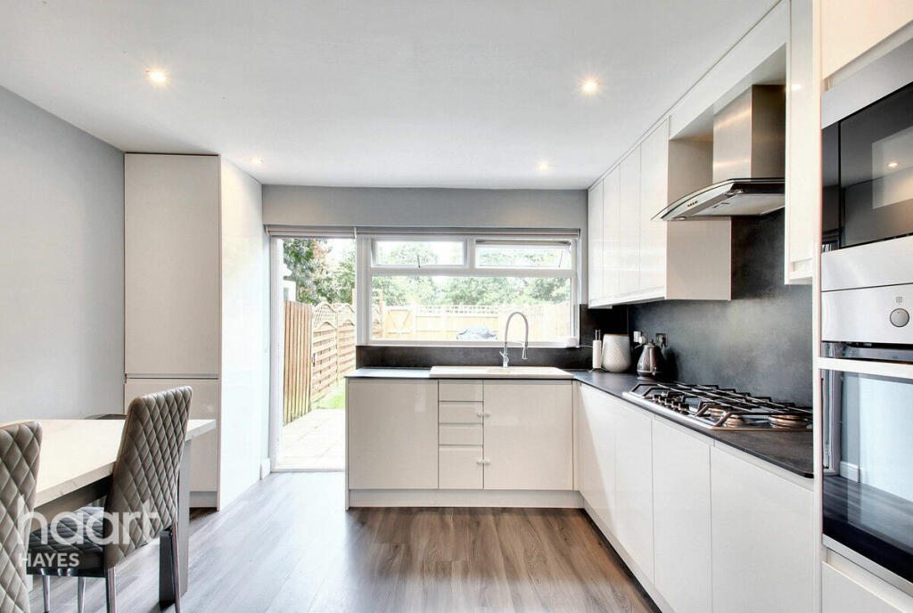 3 bedrooms Townhouse in Hayes, United Kingdom No. 5074