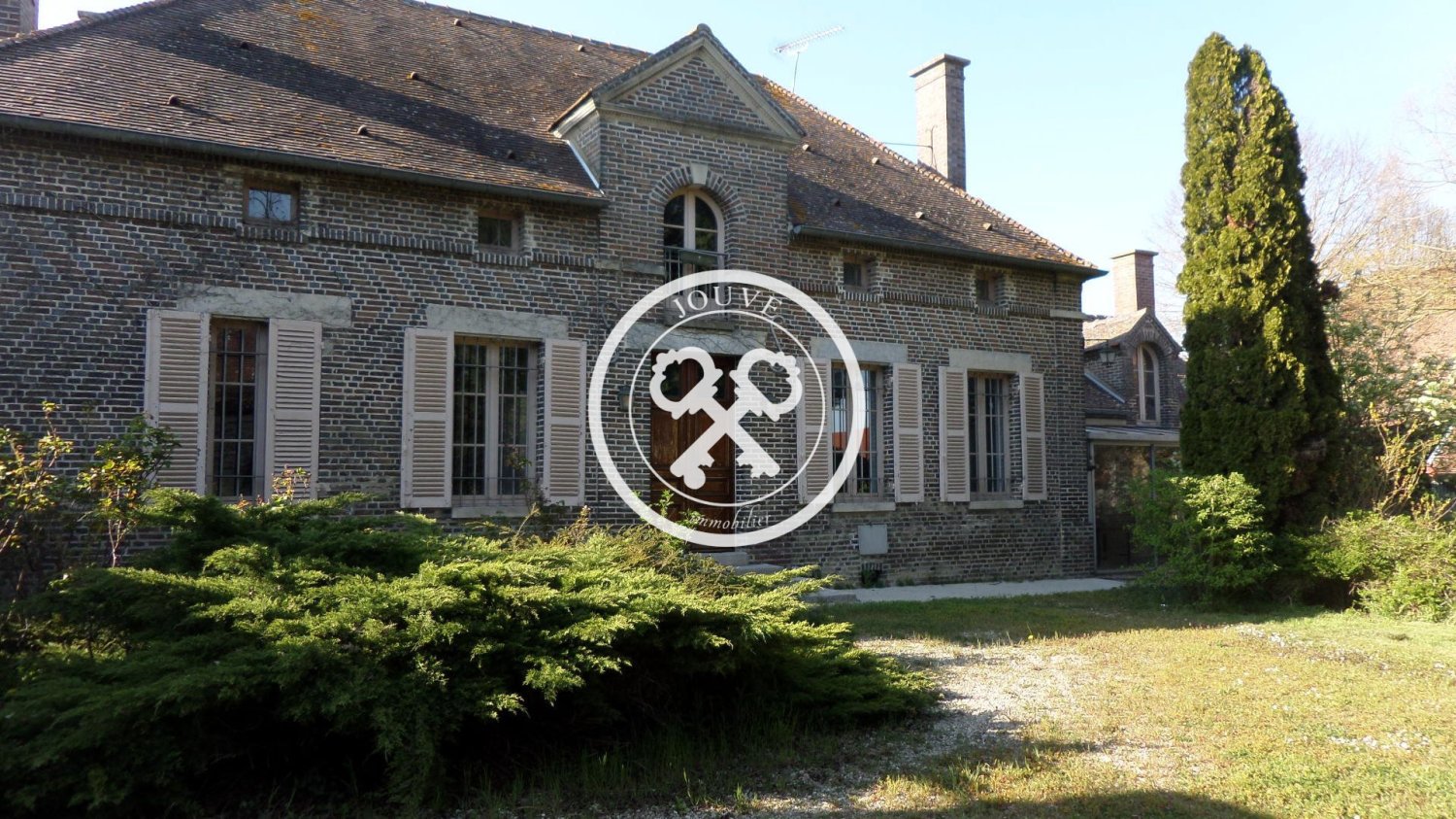 Casa de 6 dormitorios en Savieres, France No. 86232