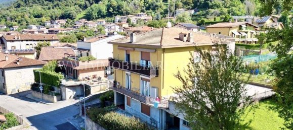 Apartamento de 2 dormitorios en Calolziocorte, Italy No. 360806 2