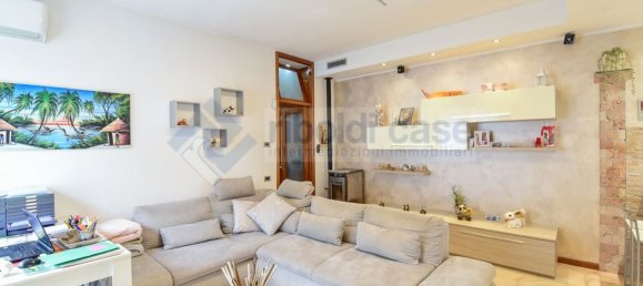 Apartamento de 3 divisões em Mariano Comense, Italy N.º 286291 2