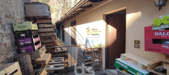 4 rooms Apartment in Adrara San Rocco, Italy No. 108500 3