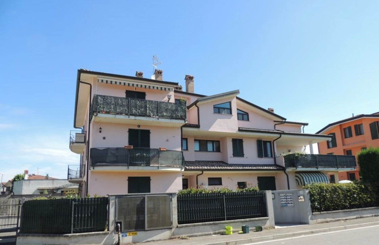 Apartamento de 3 habitaciónes en Motta Visconti, Italy No. 4041