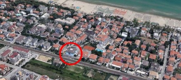 Дуплекс с 6 комнатами в Торторето, Италия № 41896 4