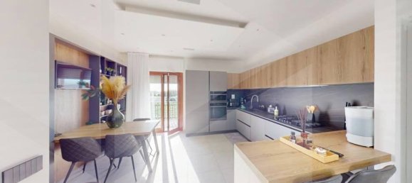 3-Zimmer Wohnung in Casoria, Italy, Nr. 25400 4