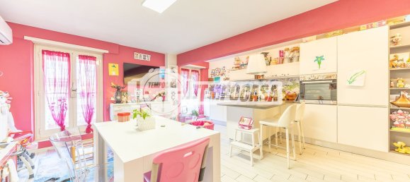 2غرفة شقة في Rome, Italy رقم 270274 3