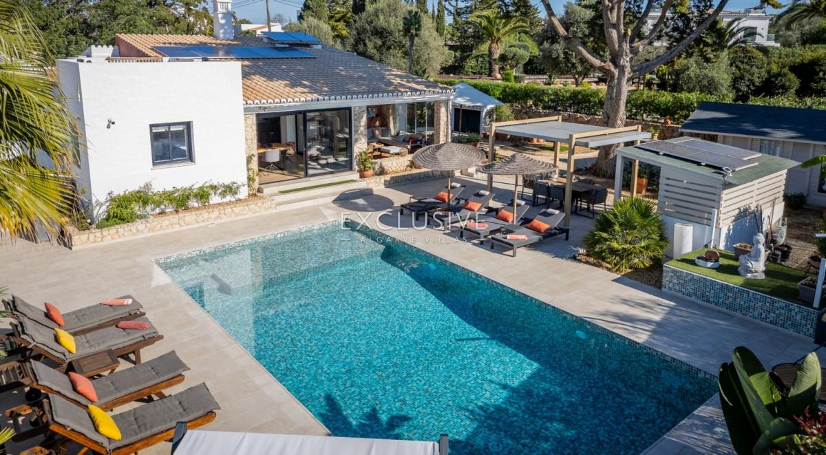 4 bedrooms Villa in Lagoa, Portugal No. 7575