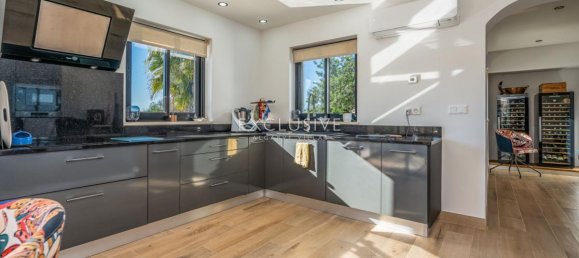 4 bedrooms Villa in Lagoa, Portugal No. 7575 6