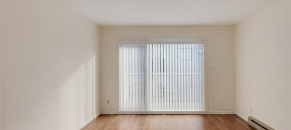 Studio in the Condo in British Columbia, Canada No. 1207 12