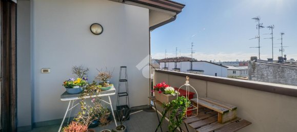 Apartamento de 4 habitaciónes en Carpi, Italy No. 32336 7