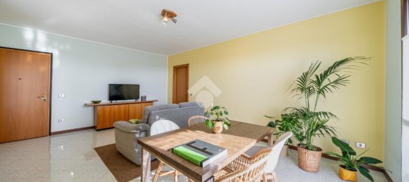 Apartamento de 4 habitaciónes en Carpi, Italy No. 32336 18