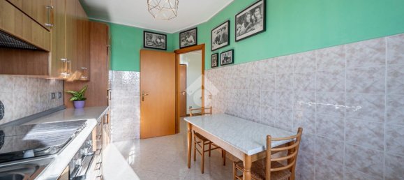 Apartamento de 4 habitaciónes en Carpi, Italy No. 32336 9