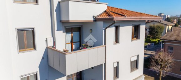 Apartamento de 4 habitaciónes en Carpi, Italy No. 32336 6