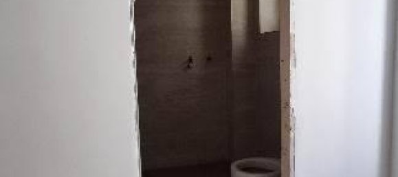 3 rooms Apartment in Rome, Italy No. 42773 8