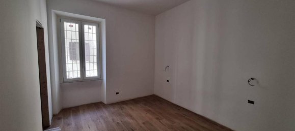 3 rooms Apartment in Rome, Italy No. 42773 6