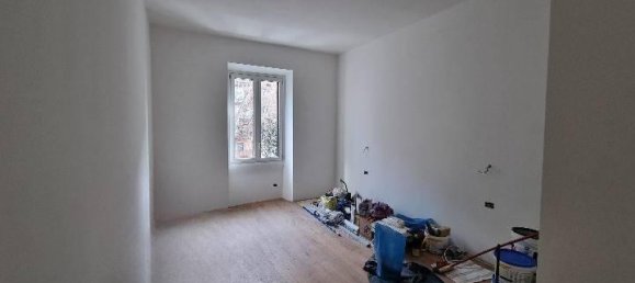 3 rooms Apartment in Rome, Italy No. 42773 5
