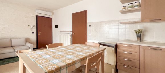 3 bedrooms Villa in Villafranca di Verona, Italy No. 82414 2