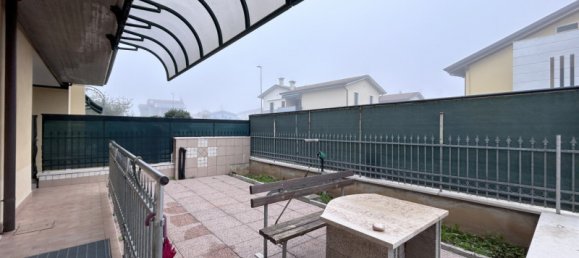 3 bedrooms Villa in Villafranca di Verona, Italy No. 82414 21