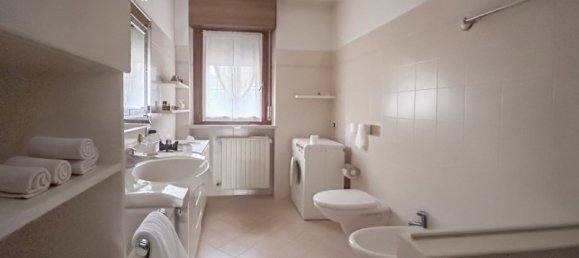 3 bedrooms Villa in Villafranca di Verona, Italy No. 82414 10