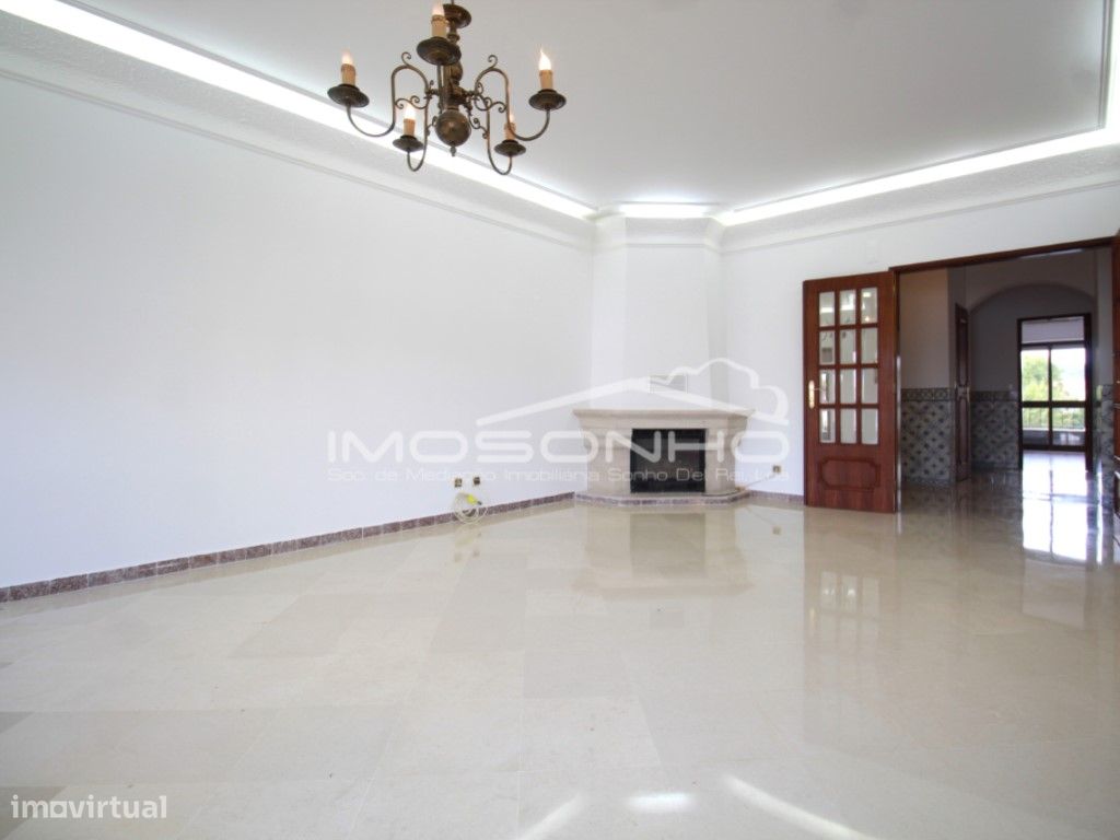 Квартира с 3 спальнями в Алкобаса, Португалия № 301272