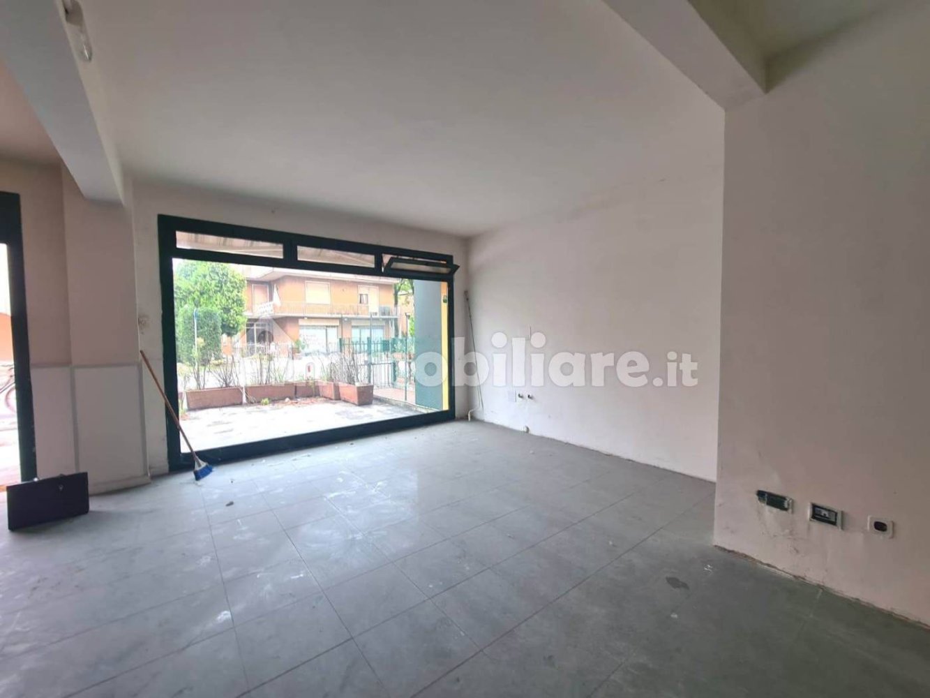3 rooms Commercial property in Vigonza, Italy No. 347232