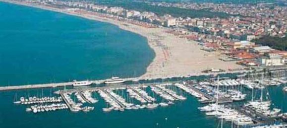 Ático de 5 habitaciónes en Viareggio, Italy No. 38870 25