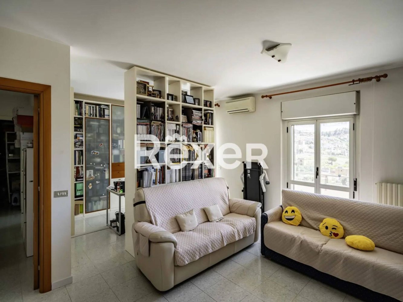 3 rooms Apartment in Catanzaro, Italy No. 295968