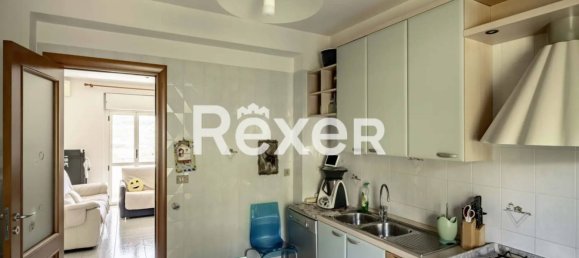 3 rooms Apartment in Catanzaro, Italy No. 295968 11