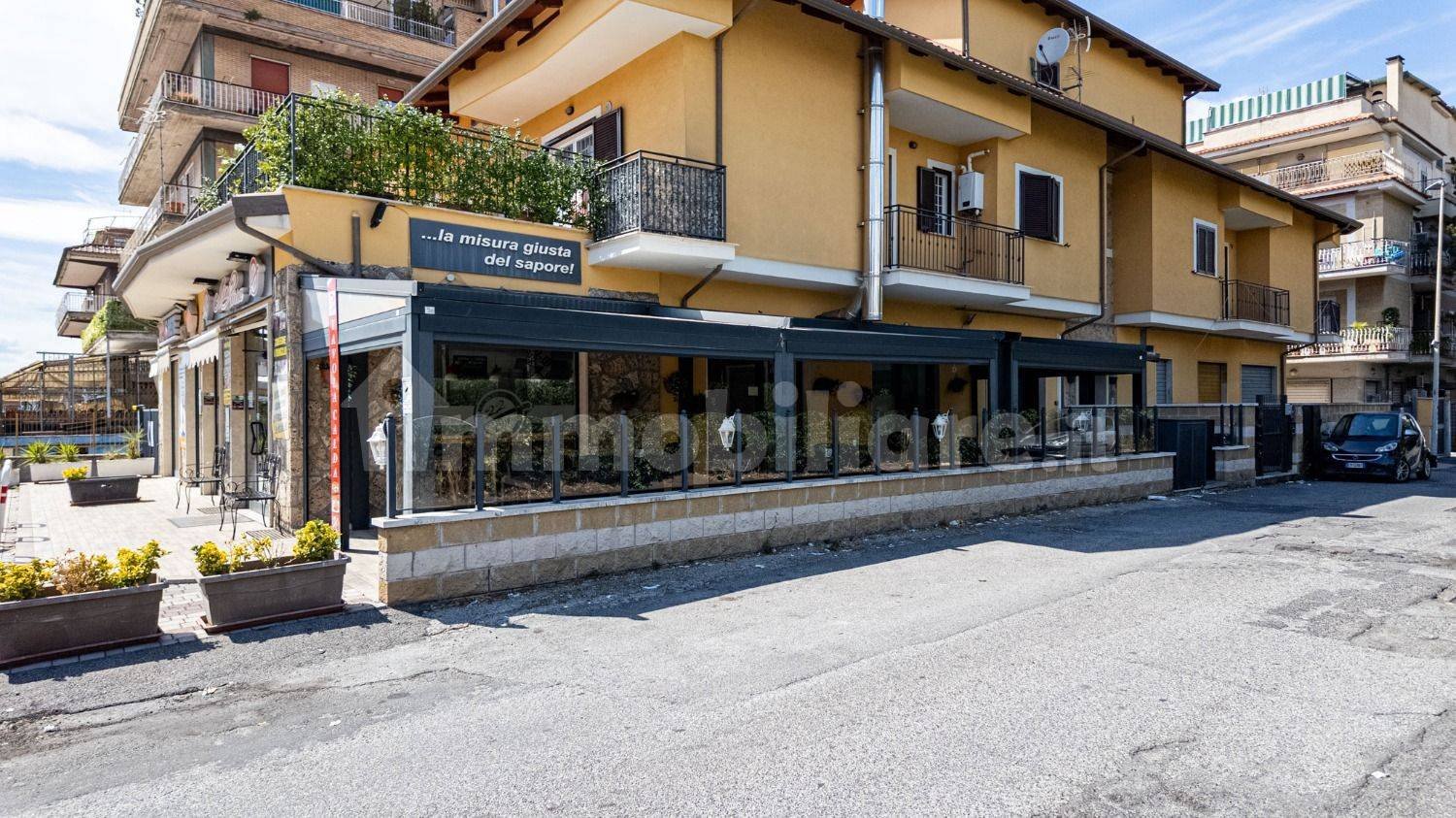 Propiedad comercial de 1 habitación en Rome, Italy No. 324990