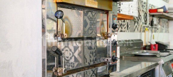 Propiedad comercial de 1 habitación en Rome, Italy No. 324990 40